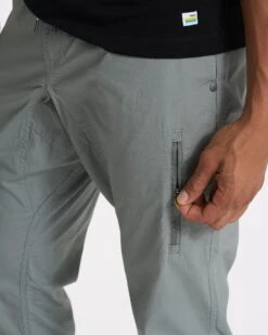 Ripstop Pant | Stormy -Vuori Clothing Store V412STY SP23 M ECOMM PANTS DETAIL 2109 1x1 7e9b13a9 0a60 45b5 a426 c970a487d0b5