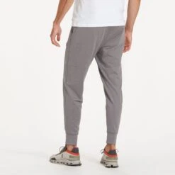 Sunday Performance Jogger | Smoke Heather 9 Sunday Performance Jogger | Smoke Heather -Vuori Clothing Store V416HSM 0349