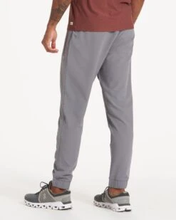 Transit Jogger | Smoke 11 Transit Jogger | Smoke -Vuori Clothing Store V417SMK 1344