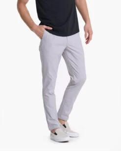 Cascade Tech Chino Pant | Fog -Vuori Clothing Store V427FOG FA22 M ECOMM BOTTOM 3800