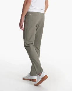 Cascade Tech Chino Pant | Woodash -Vuori Clothing Store V427WDA SP23 M ECOMM PANTS BOTTOM 1755 1X1 47bb1964 2213 47b1 9bad d715a8c60b33