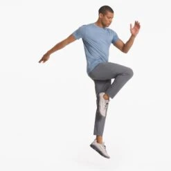 Fleet Pant | Vintage Charcoal -Vuori Clothing Store V429VCH FA22 M ECOMM FULL 0735