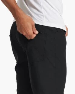 Meta Pant - 30 | Black -Vuori Clothing Store V430BLK FA19 M ECOMM DETAIL 3286