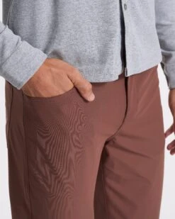 Meta Pant - 30" | Hazelnut -Vuori Clothing Store V430HZN SP23 M ECOMM PANTS DETAIL 2865 1x1 0a35a1fe b9dc 440a 8395 35946bafd0f1