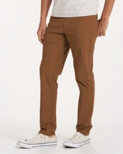 Meta Pant - 34" | Tobacco -Vuori Clothing Store V430TOB 0901 0f5724e5 b15b 4232 987a 92e58f5e4408