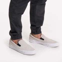 Ripstop Traveler Jogger | Charcoal -Vuori Clothing Store V434CCL 3604