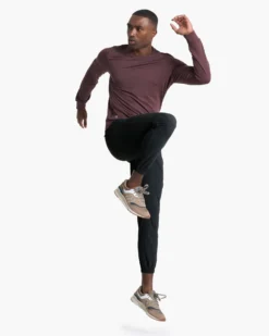 Fleet Jogger | Black 11 Fleet Jogger | Black -Vuori Clothing Store V444BLK SP23 M ECOMM PANTS 02236 1X1 c0da4610 7788 4760 92a1 65e7d1eabefb