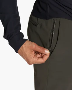 Fleet Jogger | Dark Oregano 8 Fleet Jogger | Dark Oregano -Vuori Clothing Store V444DOR FA23 M ECOMM PANTS DETAIL 8