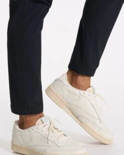 Meta Cargo Pant | Black 12 Meta Cargo Pant | Black -Vuori Clothing Store V451BLK SP23 M ECOMM PANTS BOTTOM 2193 1X1 c071f607 872a 4d11 97e8 1aa089a809ee