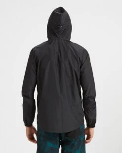Daybreak Windbreaker | Black -Vuori Clothing Store V523BLK 2