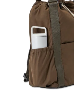 V1 Convertible Tote Bag | Army 10 V1 Convertible Tote Bag | Army -Vuori Clothing Store V8028ARM FA23 UNISEX ECOMM bags FLAT LAY 1 7be809fd 75ba 490b 8d0e 3cafcfec5ae2