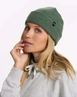 Douglas Beanie | Dusty Pine -Vuori Clothing Store V821DST 4988