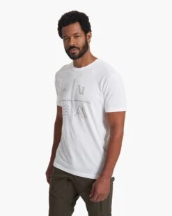 Talisman Tee | White -Vuori Clothing Store V9001WHT SP23 M ECOMM PRINTABLES TOP 0153 1X1 c7e8e0c4 2c3d 422a 9047 60622403cb7c