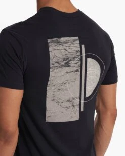 Textures Tee | Black -Vuori Clothing Store V9005BLK SP23 M ECOMM PRINTABLES 0948 FULL 1x1 3acd25e7 1f35 4f12 9e6b 1c051dfb58ae