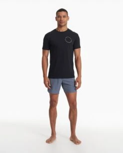 Textures Tee | Black -Vuori Clothing Store V9005BLK SP23 M ECOMM PRINTABLES 0994 DETAIL 1x1 f9f05deb ee39 43f8 8977 3188a18faa0f