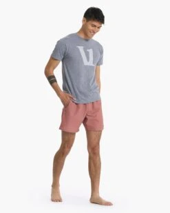 V1 Logo Tee | White/Cloud -Vuori Clothing Store V925HSL FA22 M ECOMM 00658 3ed7d425 4c47 4a12 abad 66b1fc7f28a2