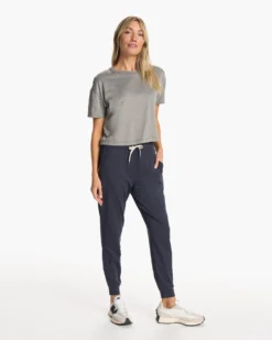 Energy Tee | Heather Grey -Vuori Clothing Store VW1011HTG FA23 W ECOMM TOPS FULL ALT 5