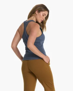 Sunrise High Neck Tank | Azure -Vuori Clothing Store VW1012AZR FA22 W ECOMM CURVE 00361 1x1 2c9c4465 9cc1 4f8a 9032 83a4e6f033c2