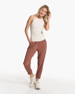 Sunrise High Neck Tank | Dune 11 Sunrise High Neck Tank | Dune -Vuori Clothing Store VW1012DUN FA23 W ECOMM TOPS FULL ALT 7