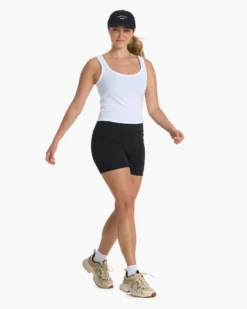 Sunrise Crop Tank | White -Vuori Clothing Store VW1013WHT FA22 W ECOMM CURVE 02778 1x1 c582c8f1 9589 44f8 bf57 5b741a437f2c