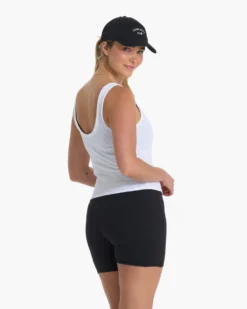 Sunrise Crop Tank | White -Vuori Clothing Store VW1013WHT FA22 W ECOMM CURVE 02808 1x1 cb7e6f18 45ae 45b6 8c49 5e0af763f551
