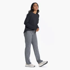 Long-Sleeve Sunrise Crew | Black -Vuori Clothing Store VW1048BLK 0807