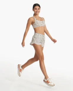 Yosemite Bra | Dune Dots 11 Yosemite Bra | Dune Dots -Vuori Clothing Store VW104DDT SP23 W ECOMM SPORTSBRAS DETAIL 3736 1x1 78461bb2 7a4c 4f67 bdb7 7e4444a13703