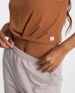 Cove High Neck Tank | Dark Palo Santo Heather 8 Cove High Neck Tank | Dark Palo Santo Heather -Vuori Clothing Store VW1051HDP SP23 W ECOMM TOPS DETAIL 7725 1x1 533ac615 7a3d 49a6 be2c 718dd075ce39