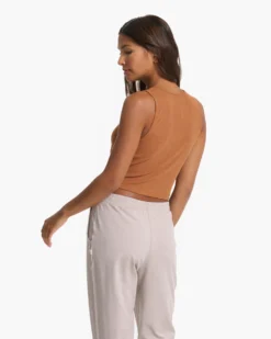 Cove High Neck Tank | Dark Palo Santo Heather 9 Cove High Neck Tank | Dark Palo Santo Heather -Vuori Clothing Store VW1051HDP SP23 W ECOMM TOPS TOP 7720 1X1 864924e2 33bf 4675 bbef f068d3cda046