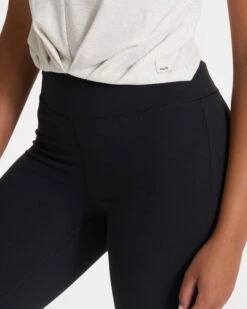 Cove High Neck Tank | White Heather -Vuori Clothing Store VW1051HTW SP23 W ECOMM TOPS DETAIL 0439 1x1 8db96839 5e27 40c6 9525 5e1bc3b4ab28