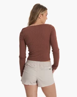 Long Sleeve Sunrise Square Neck | Hazelnut 7 Long Sleeve Sunrise Square Neck | Hazelnut -Vuori Clothing Store VW1076HZN SP23 W ECOMM TOPS DETAIL 1376 1x1 fd957ed0 3bb0 4a1e ae3d a77f19f342df