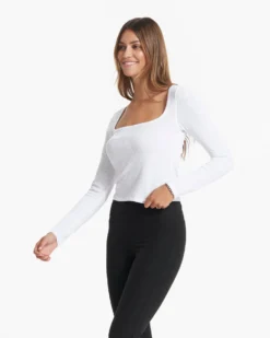 Long-Sleeve Sunrise Square Neck | White 7 Long-Sleeve Sunrise Square Neck | White -Vuori Clothing Store VW1076WHT 04118copy