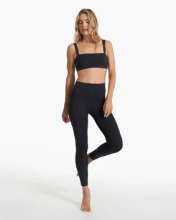Evolve Square Neck Bra | Black -Vuori Clothing Store VW1081BLK SP23 W ECOMM SPORTSBRAS FULL 0134 1x1 075012e6 c4ae 4e6e 9870 929414aa80a1