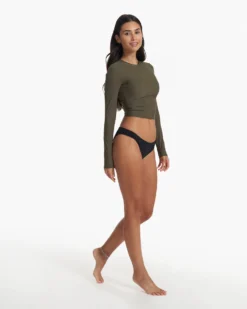 Long Sleeve Dune Crew | Oregano -Vuori Clothing Store VW1082ORE SP23 W ECOMM WATER 20TOPS 1514 FULL 1X1 52c29796 f2f7 4db5 b689 f039701d1438