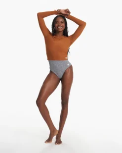 Long Sleeve Dune Crew | Turmeric -Vuori Clothing Store VW1082TUM SP23 W ECOMM WATERTOPS 1240 DETAIL 1x1 122c14c7 a316 446f b904 88ee97aa804d