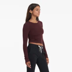 Long-Sleeve Coast Crop Crew | Ruby -Vuori Clothing Store VW1084RUB 03865