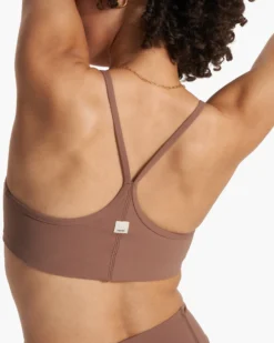 Vuori AllTheFeels™ Bra | Almond 8 Vuori AllTheFeels™ Bra | Almond -Vuori Clothing Store VW1099ALM FA23 M ECOMM sportsbras DETAIL 1