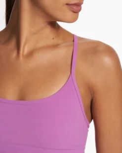 Vuori AllTheFeels™ Bra | Claret 8 Vuori AllTheFeels™ Bra | Claret -Vuori Clothing Store VW1099CLR FA23 M ECOMM sportsbras DETAIL 1