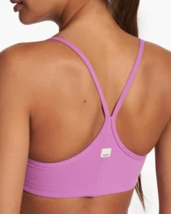 Vuori AllTheFeels™ Bra | Claret 11 Vuori AllTheFeels™ Bra | Claret -Vuori Clothing Store VW1099CLR FA23 M ECOMM sportsbras DETAIL 2