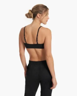 Halo Essential Bra | Black Heather -Vuori Clothing Store VW1110HBK SP23 W ECOMM SPORTSBRAS TOP 2880 1X1 88679ff0 8a8d 4756 bb52 5c27caaeffe5 scaled