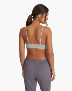 Halo Essential Bra | Pale Grey Heather 10 Halo Essential Bra | Pale Grey Heather -Vuori Clothing Store VW1110PHG SP23 W ECOMM SPORTSBRAS TOP 3013 1X1 108d36f0 b3af 4793 a12d 37b652b43dc8