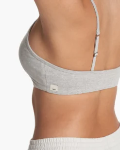 Halo Essential Bra | Pale Grey Heather 8 Halo Essential Bra | Pale Grey Heather -Vuori Clothing Store VW1110PHG SP24 M ECOMM sportsbras DETAIL 1 v2