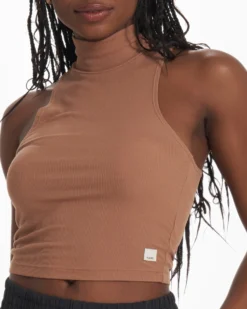 Cove Funnel Neck Tank | Cafe -Vuori Clothing Store VW1113CAF SP23 W ECOMM TOPS 2756 DETAIL 1x1 c123fd68 2240 40ab 80b3 fa6371229eaa