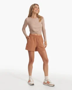 Long Sleeve Cove Twist Tee | Coconut -Vuori Clothing Store VW1114COC SP23 W ECOMM TOPS FULL 1425 1x1 127577ce c5ea 4d3a be60 b44af04663d1