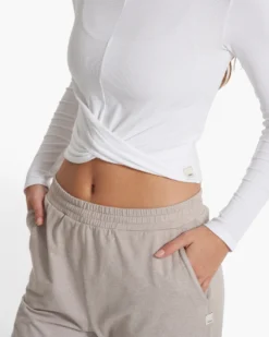 Long Sleeve Cove Twist Tee | White 9 Long Sleeve Cove Twist Tee | White -Vuori Clothing Store VW1114WHT SP23 W ECOMM TOPS 2613 FULL 1x1 676aee96 547a 44ca 8006 31875cac1f7d