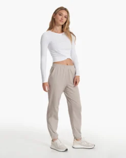 Long Sleeve Cove Twist Tee | White 11 Long Sleeve Cove Twist Tee | White -Vuori Clothing Store VW1114WHT SP23 W ECOMM TOPS 2613 FULL 4x5 01d3c383 9c0b 4346 8729 e436823e487a