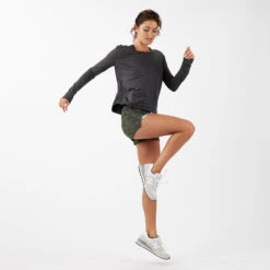 Lux Performance Long Sleeve Tee | Charcoal Heather -Vuori Clothing Store VW120HCC 4