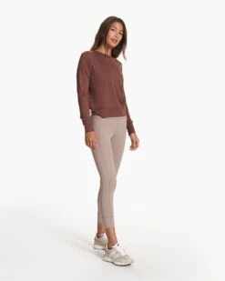 Daydream Crew | Mulberry Heather -Vuori Clothing Store VW133HMU FA23 W ECOMM TOPS FULL ALT 6