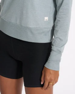 Daydream Crew | Stormy Heather -Vuori Clothing Store VW133HSR SP23 W ECOMM TOPS TOP 03343 1X1 ebd32af5 a1a8 4c45 bac8 a0c724fe2367