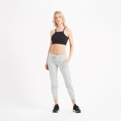 Madeleine Sports Bra | Black -Vuori Clothing Store VW135BLK 4